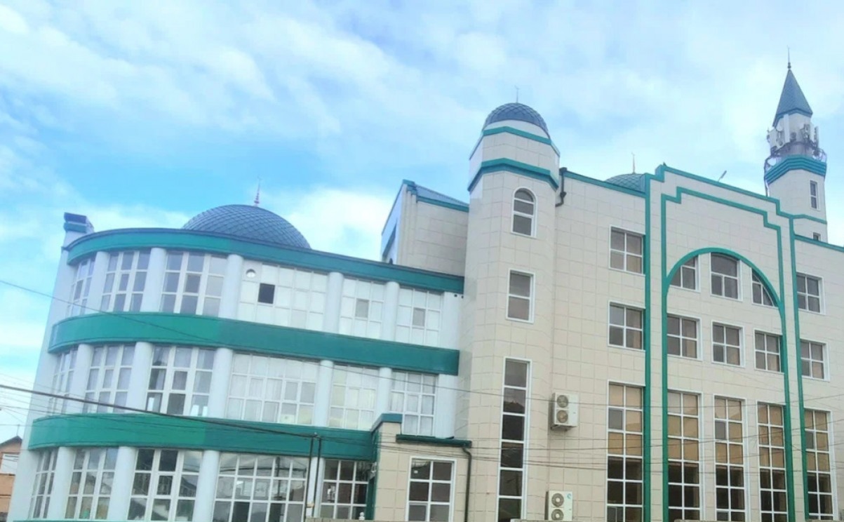 Имамы мечетей Махачкалы на пятничной молитве призвали дагестанскую молодежь не поддаваться на провокации